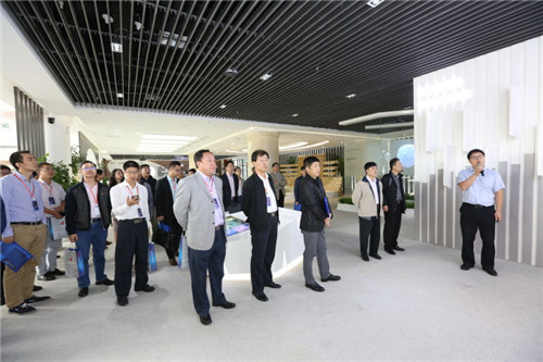 11会前全国生物医药园区代表参观了烟台高新区.jpg