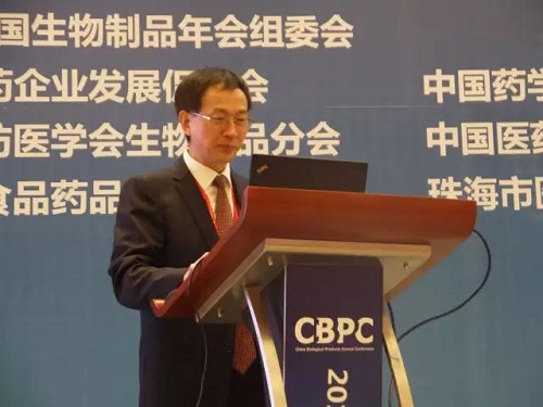 7 肿瘤治疗及肿瘤免疫学家、中国科学院院士、中国医药生物技术协会理事长、四川大学副校长魏于全作了题为《纳米载体在免疫与基因治疗上的应用》的报告.jpg